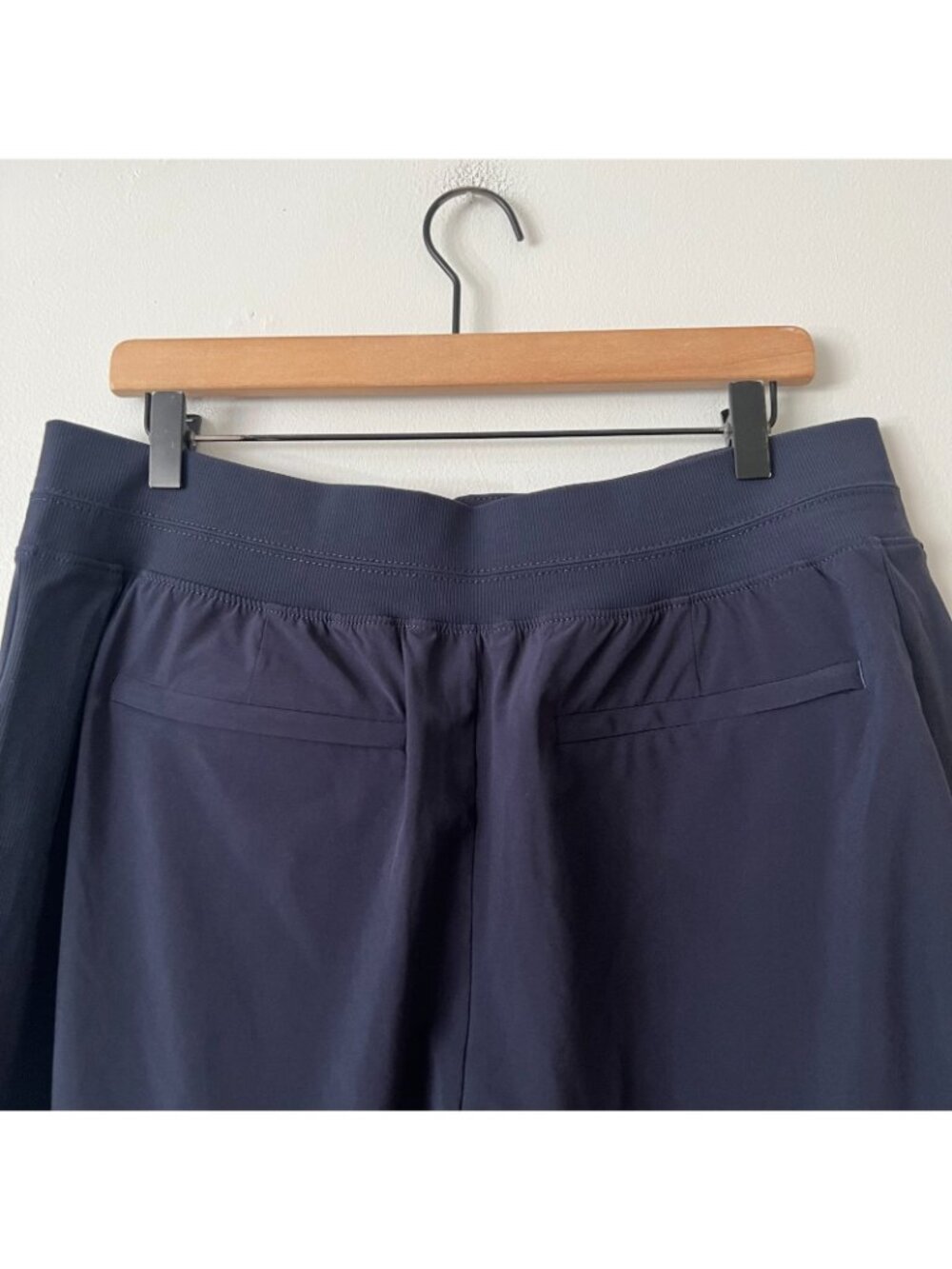 Athleta Brooklyn Navy Blue Shorts Women's Size 16 - Picture 5 of 8